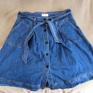 Size 18 Eloquii Denim Aline skirt with belt and pockets
